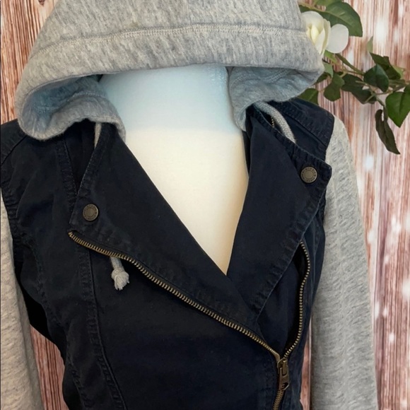 Abercrombie & Fitch Hooded Jacket - Picture 3 of 5